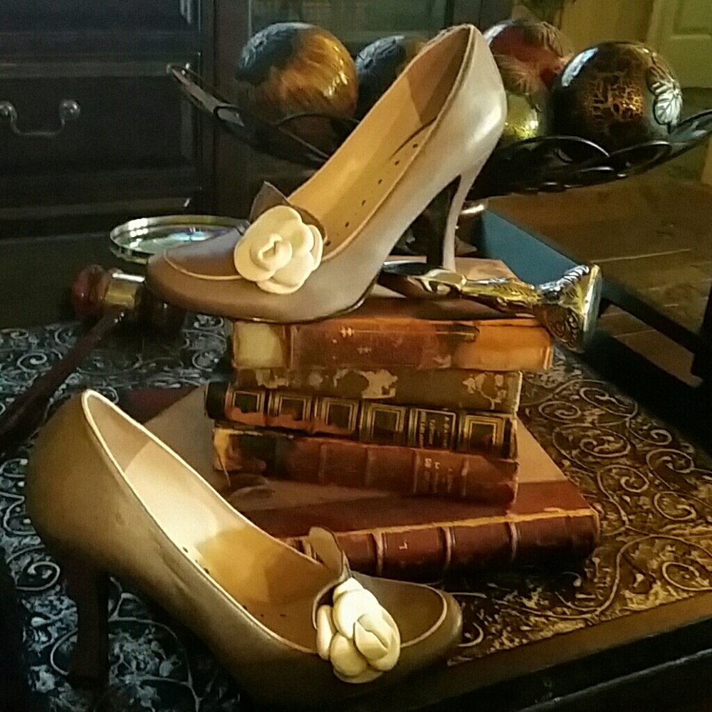 BCBG girl shoes